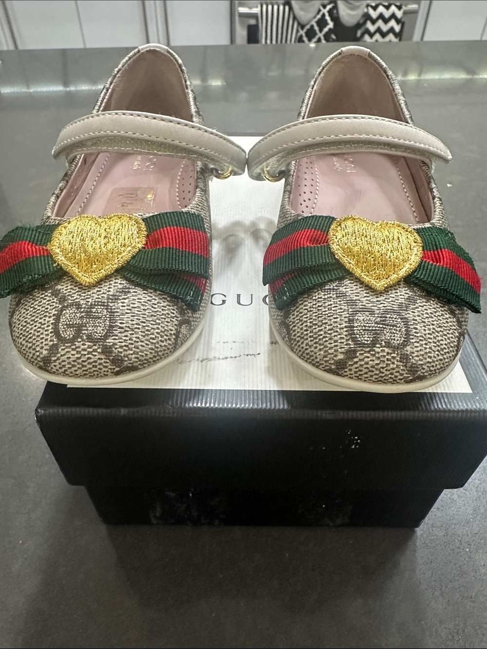 Gucci Girls' Heart Ribbon Mary Jane Ballet Flats - Beige, Green & Red